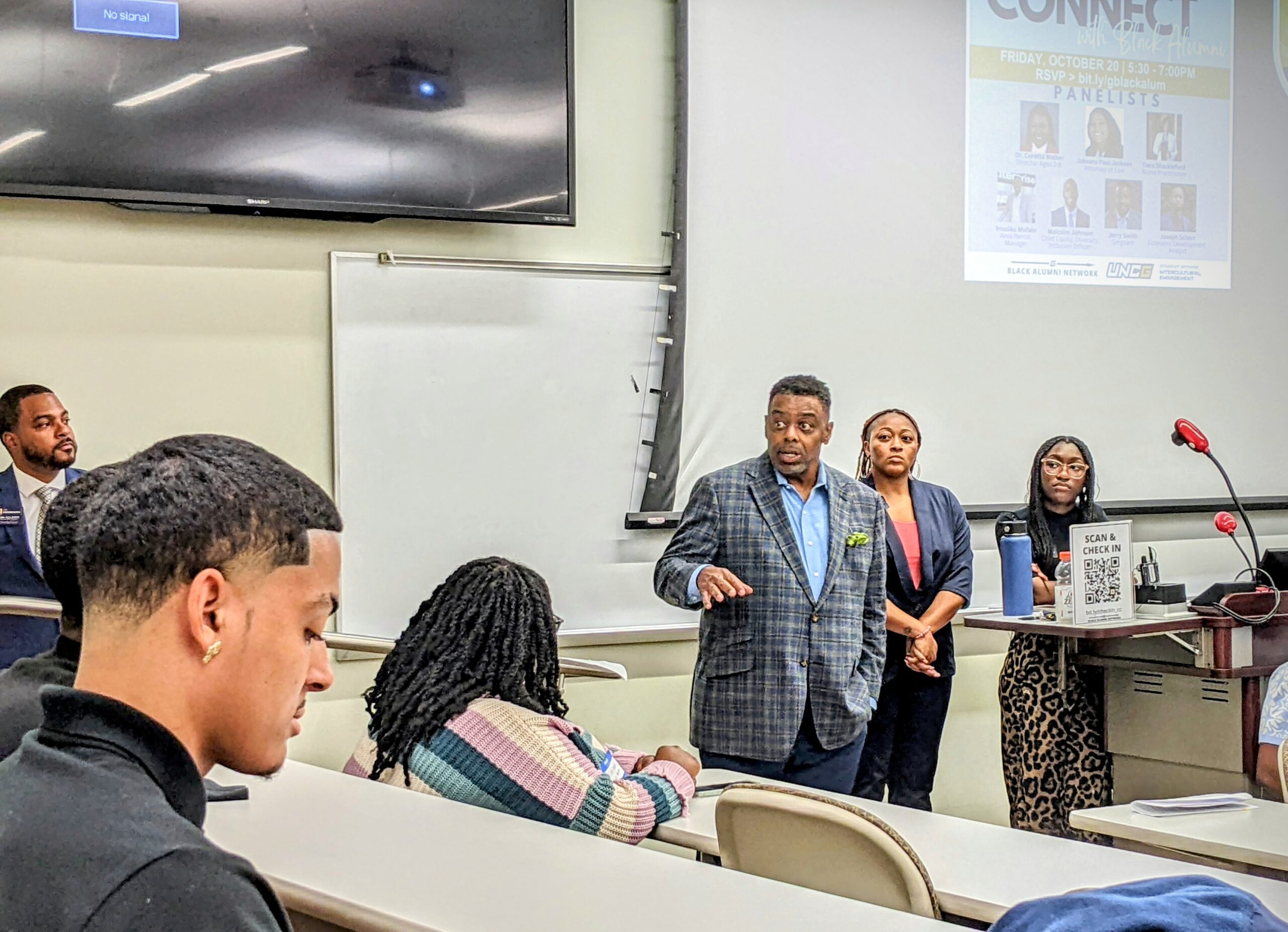 UNCG Chancellor Gilliam speaks at a Black Alumni Network event.