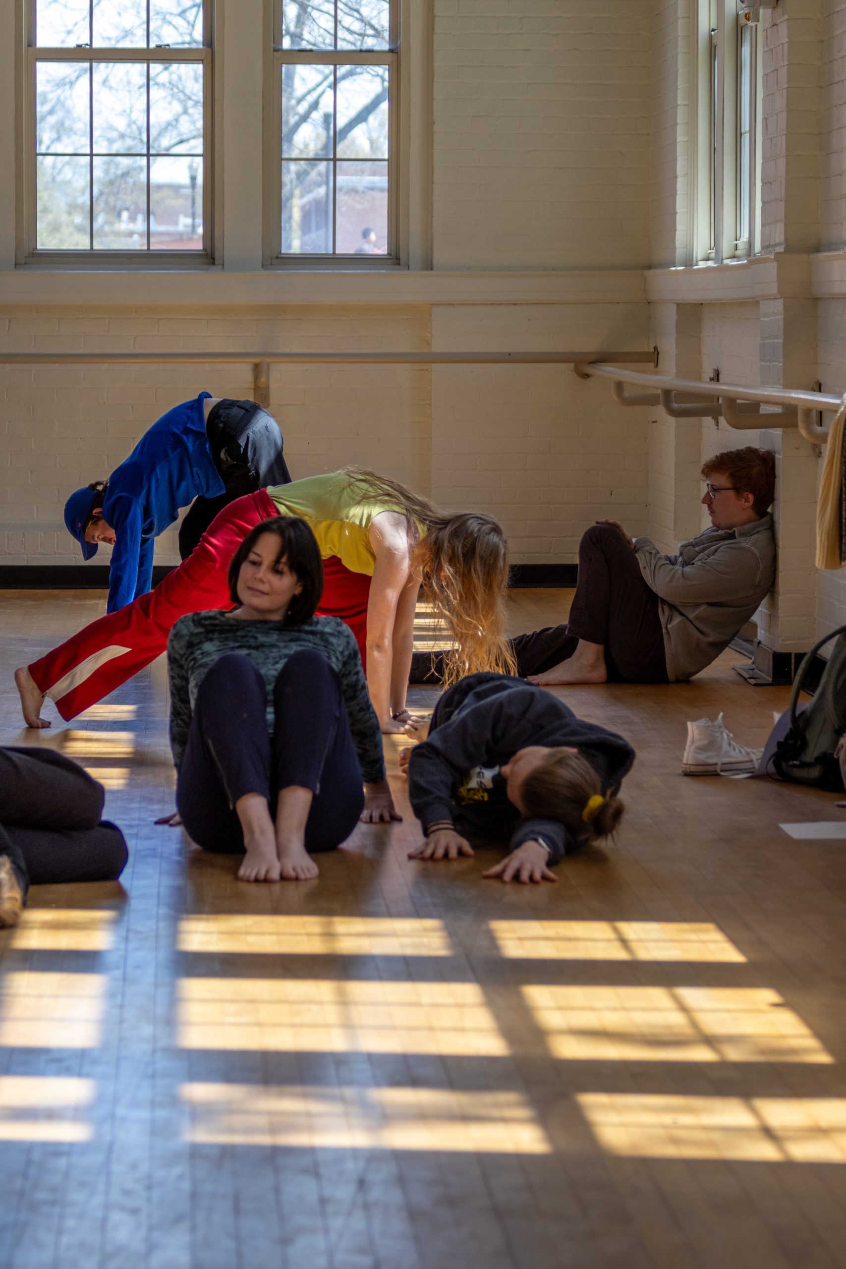 College of Visual and Performing Arts students participate in an experiential activity of unpredictability, movement, and the body's interactions with space and materials.